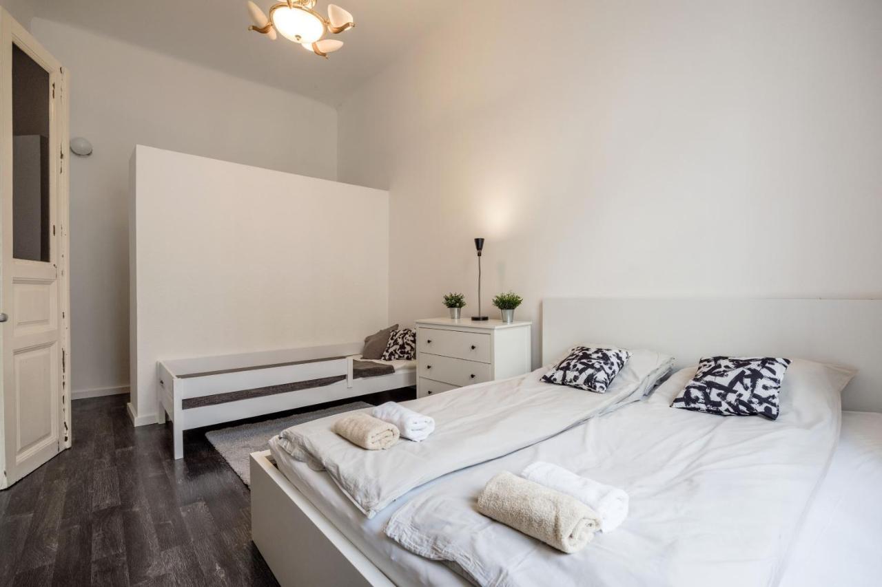 Spacious Apartment Almassy Budapeste Exterior foto