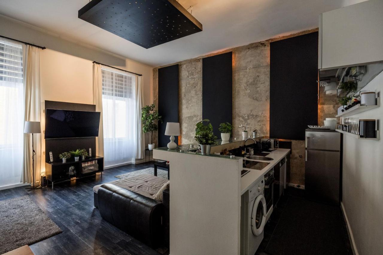 Spacious Apartment Almassy Budapeste Exterior foto
